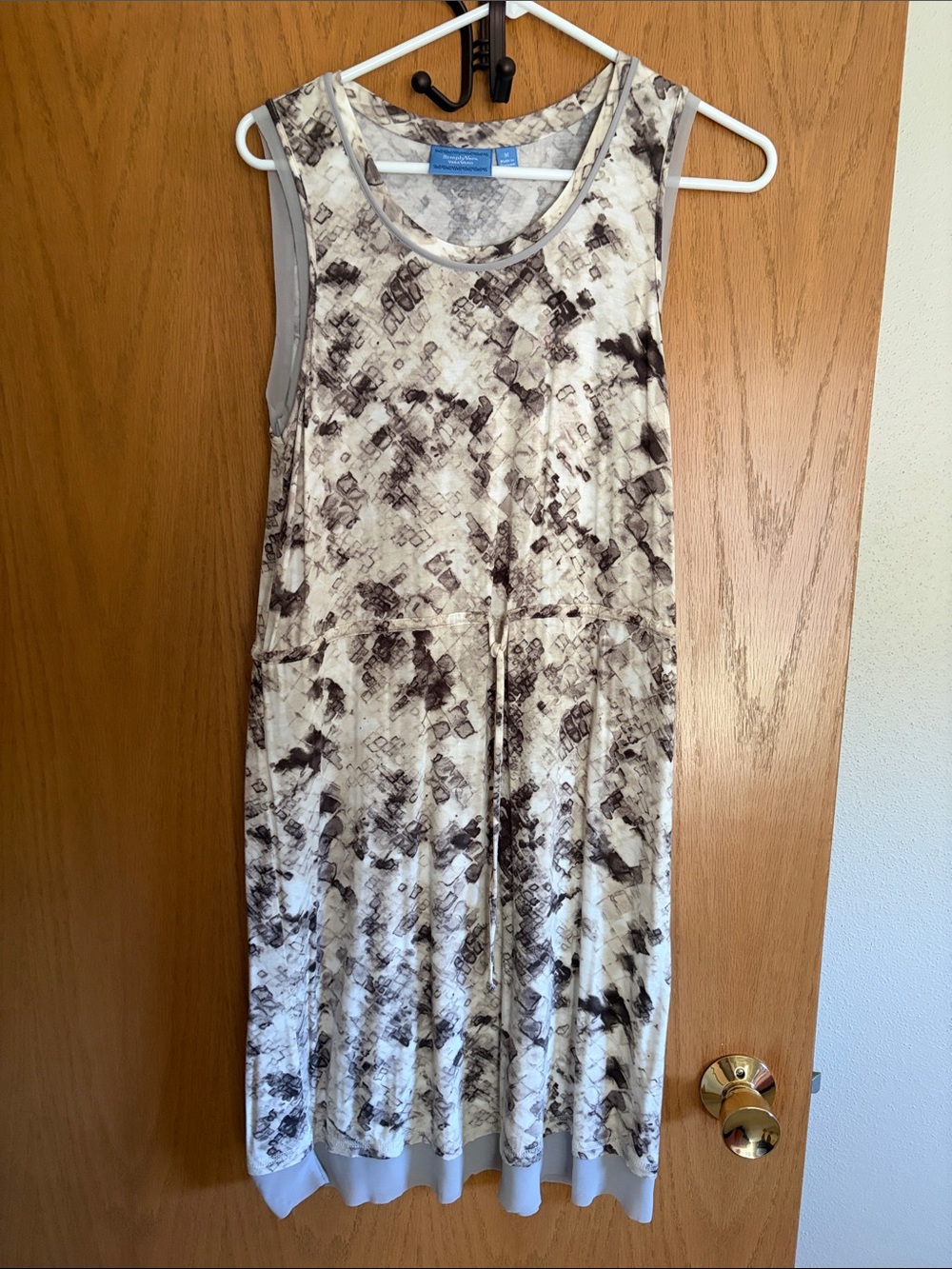 Vera Wang cream  and grayTie-Dye Sleeveless Dress